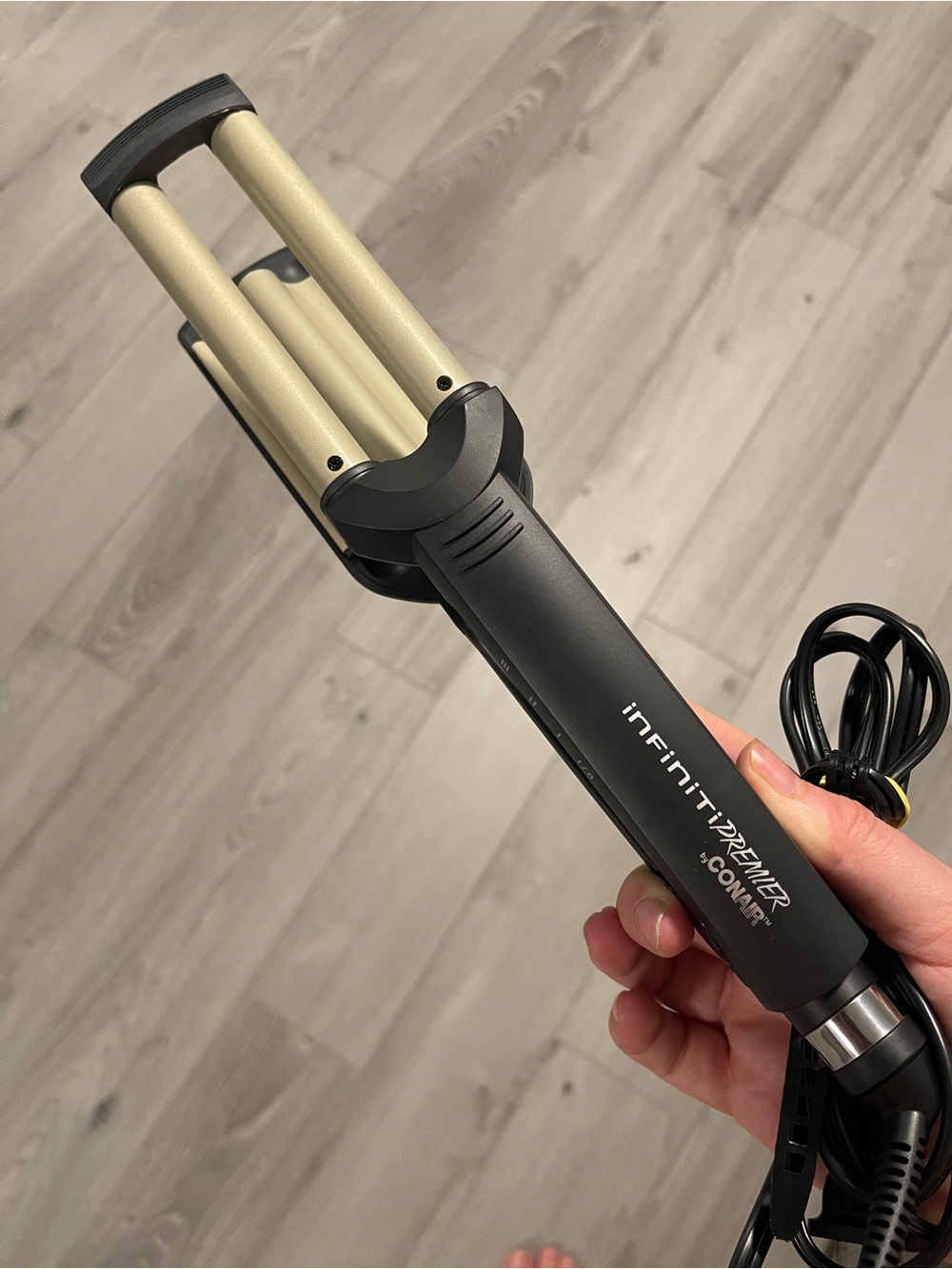 Infiniti Premier by Conair Triple Barrel Waver Hair Curler Styler Retro Big Hair